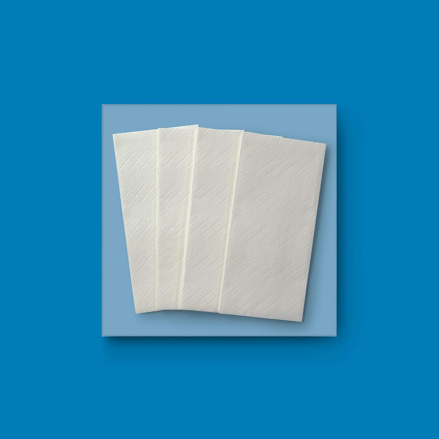Detalle 2 de AmazonCommercial Multifold Z-Fold 4,000 sheets paper towels 🧻