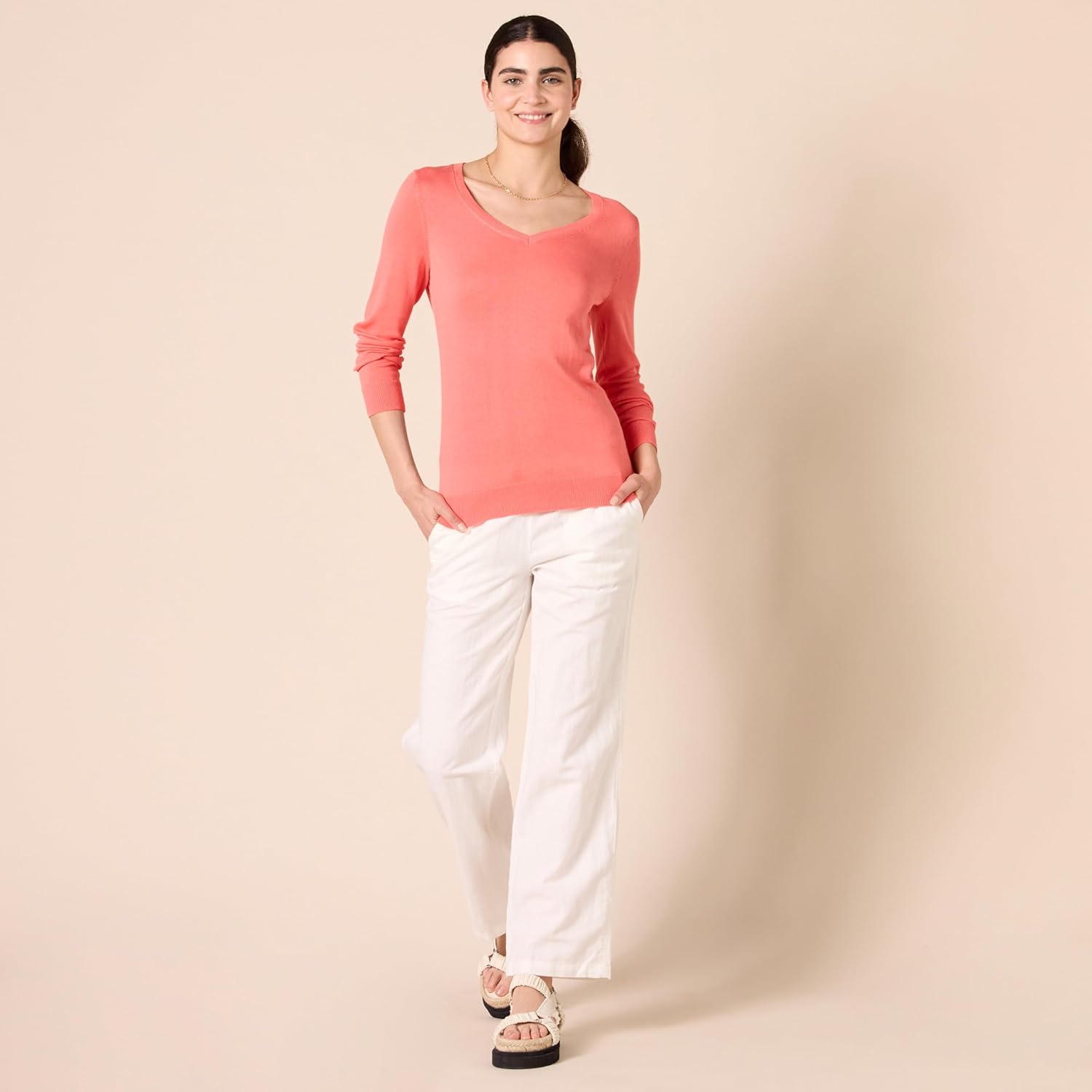 Thumbnail 4 de Amazon Essentials women’s lightweight V-neck long-sleeve jumper (regular fit, plus size)