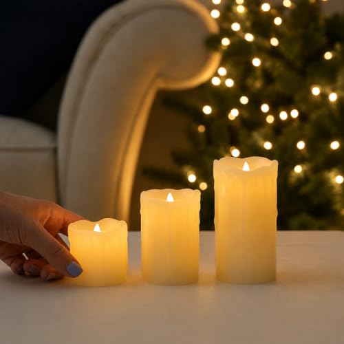 Detalle 2 de Festive Lights Real Wax Cream LED Pillar Candles: Set of 3