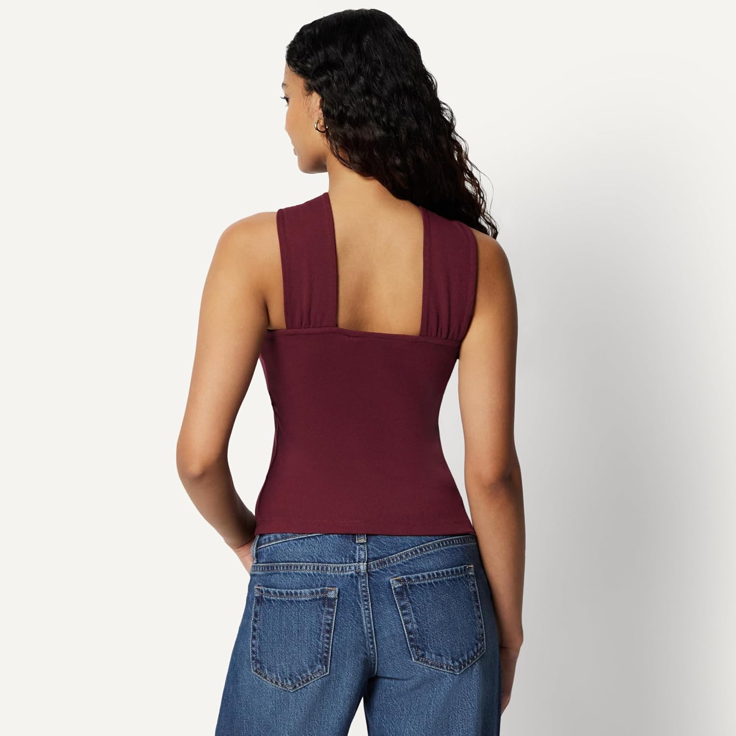 Detalle 2 de Amazon Essentials Women's Slim-Fit Ribbed Halter Neck Top with Resin Detail