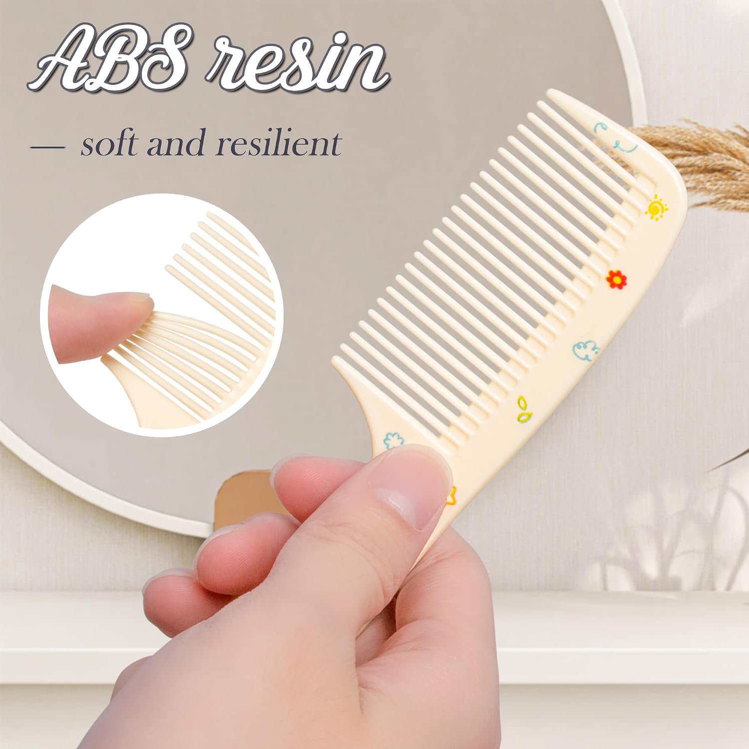 Detalle de MEGAVOW 4 Pcs Hair Brush and Comb Set for Kids – Cute Detangle Brushes and Carved Comb