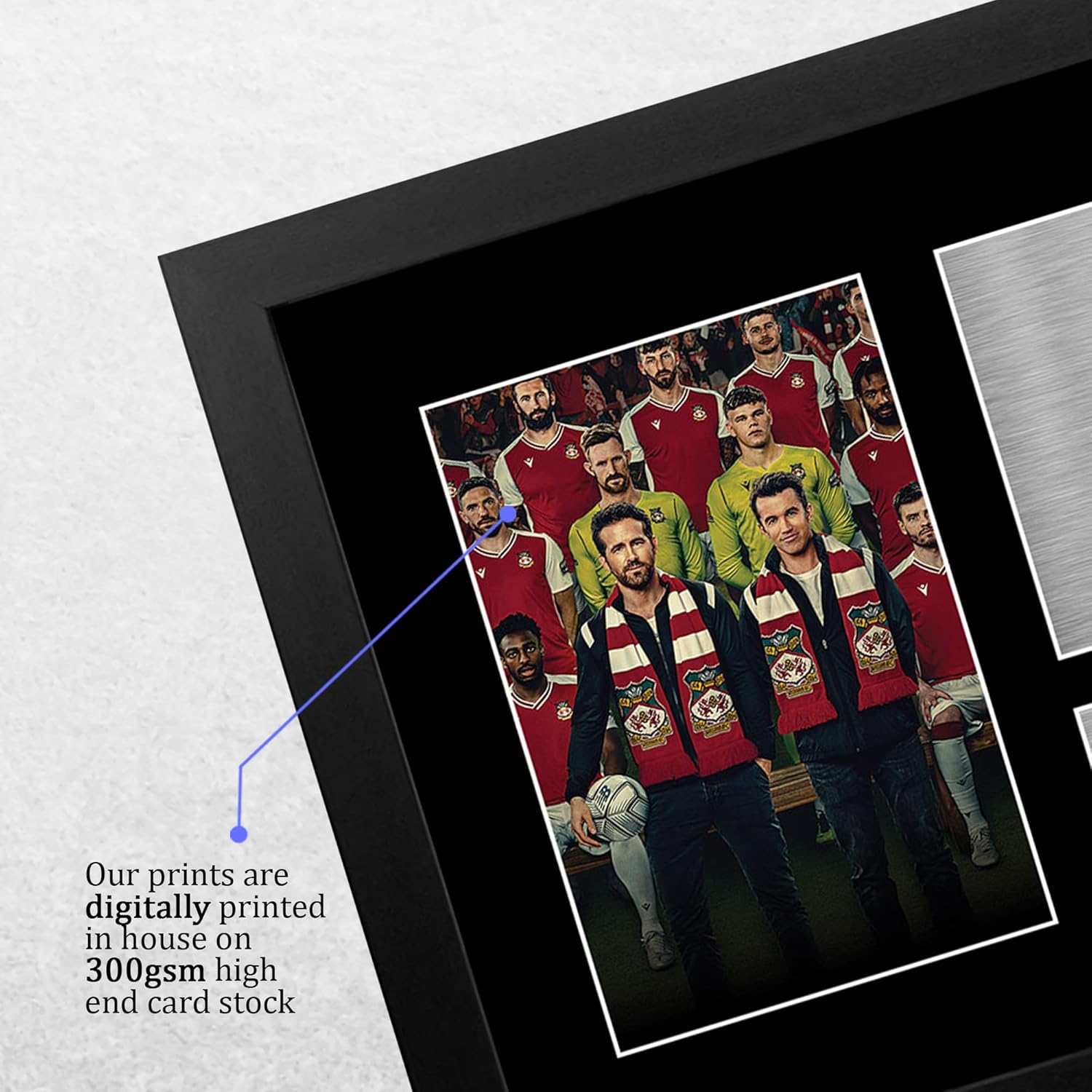 Thumbnail 3 de HWC Trading FR A4 Ryan Reynolds & Rob McElhenney Wrexham framed signed autograph picture (A4)