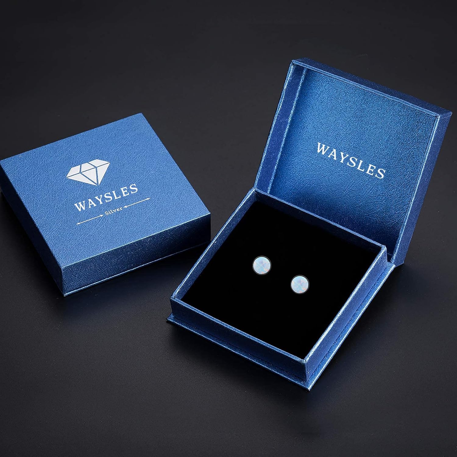 Thumbnail 6 de Opal-Ohrstecker 7 mm aus 925 Sterling Silber – hypoallergen, milchiges Hellblau Opal mit Zirkonia