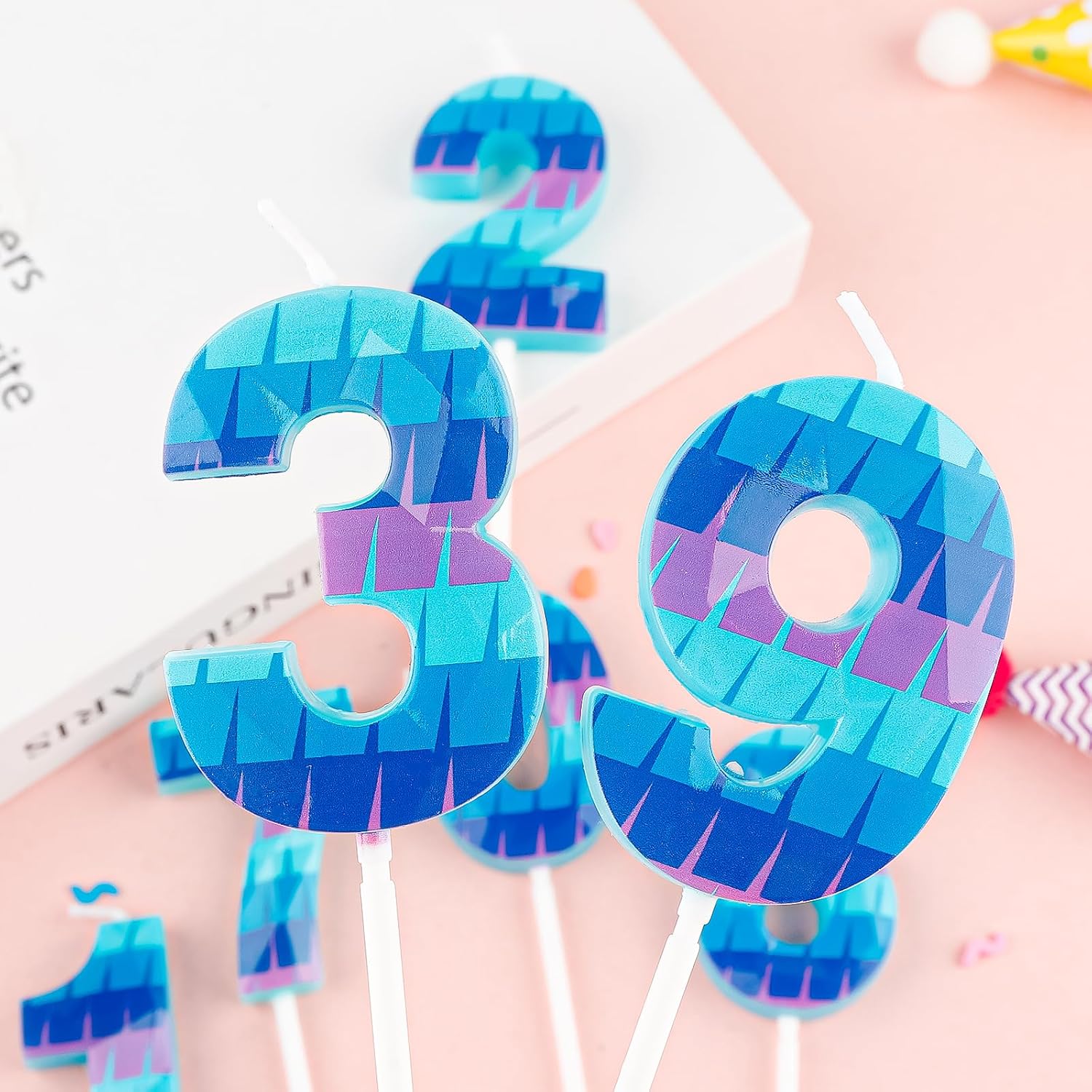 Thumbnail 6 de Hongplus 3D Video Game number 6 birthday candle piñata-style cake topper