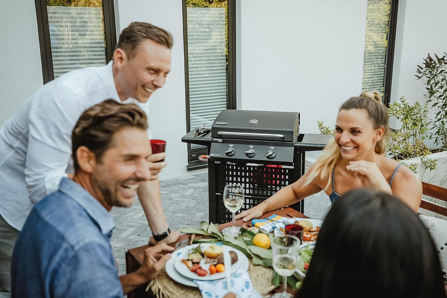 Detalle de Enders Gasgrill SAN DIEGO NEXT 3 – Edelstahl, 3 Brenner, Thermometer, kompakt für Balkon & Camping