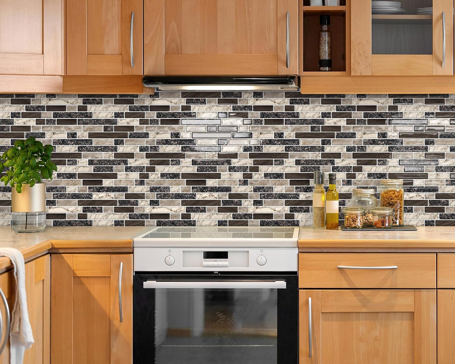 Detalle 2 de Tiwoos Brown Peel-and-Stick Backsplash Tiles, 3D Gloss Finish, 10 Sheets