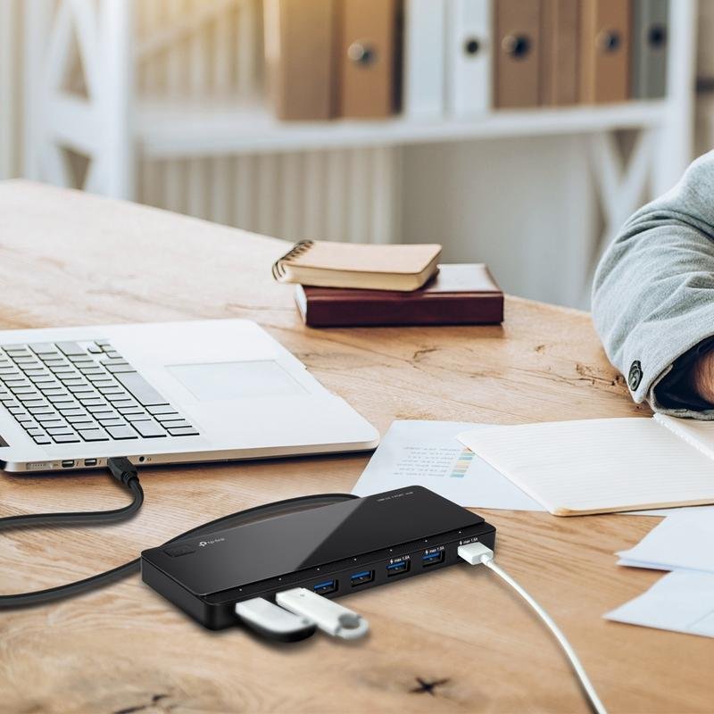 Detalle de TP-Link UH700 Hub 7 Puertos USB 3.0: amplia conectividad y carga rápida para tu PC