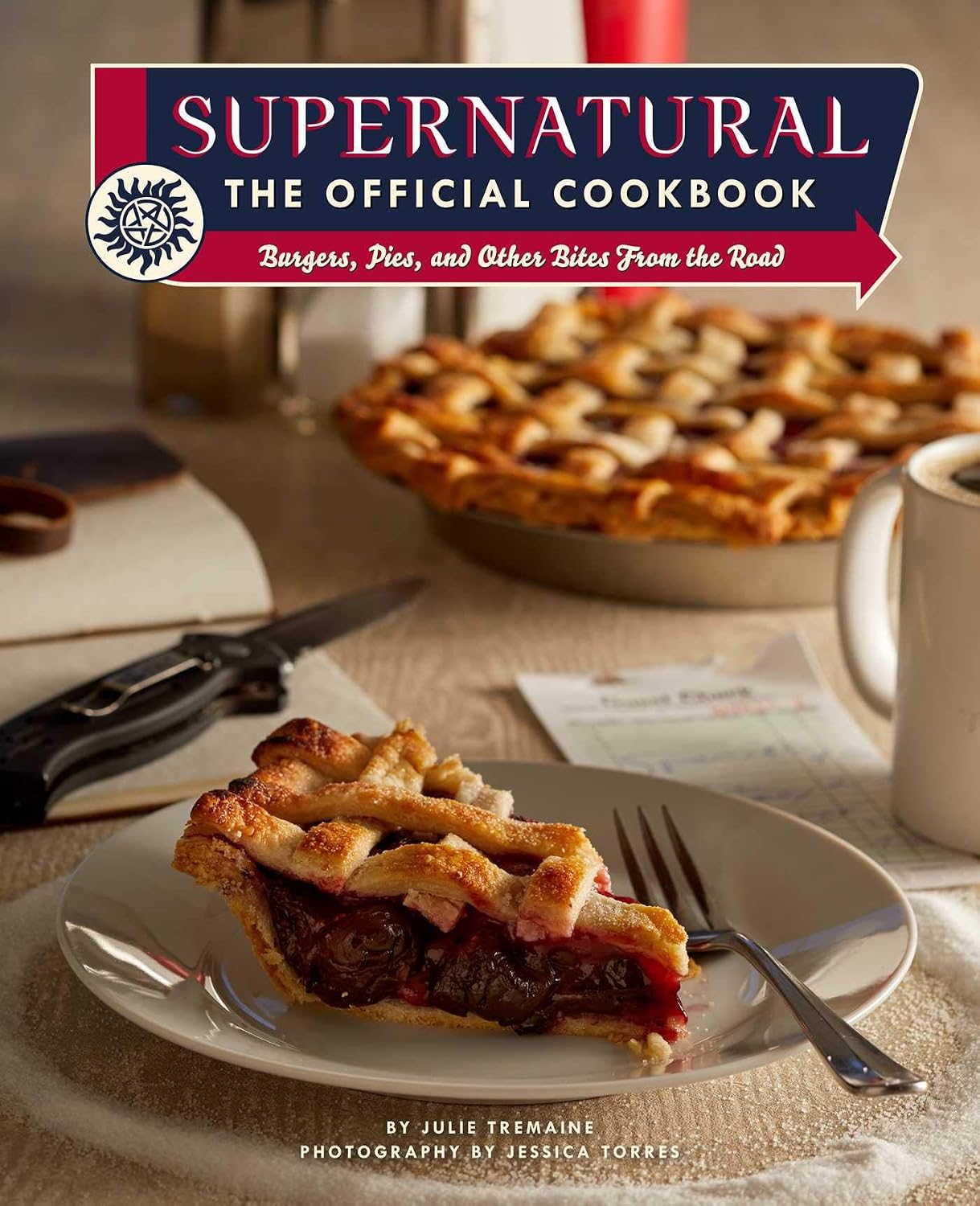Detalle de Supernatural Official Cookbook HC: kookboek met burgers, pies en andere hapjes