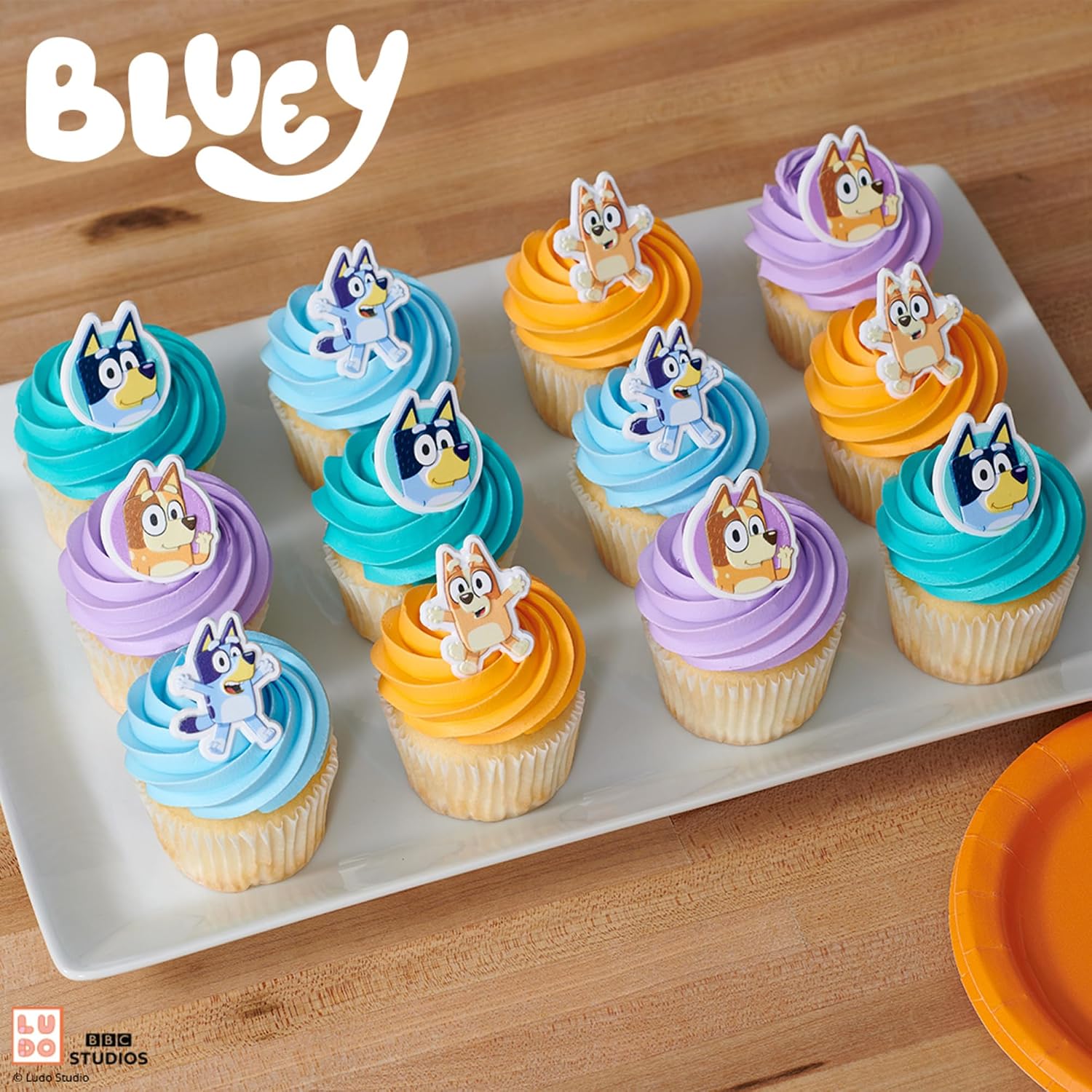Detalle 2 de DecoPac Bluey So Much Fun Cupcake Rings 24-Pack