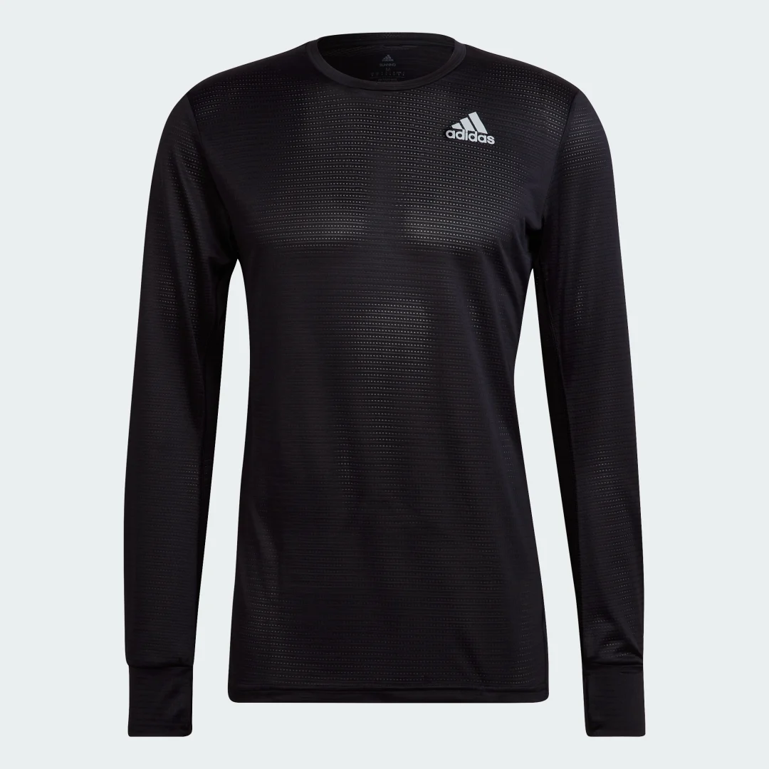 Detalle de Camiseta manga larga Own the Run de Adidas – estilo y rendimiento en negro
