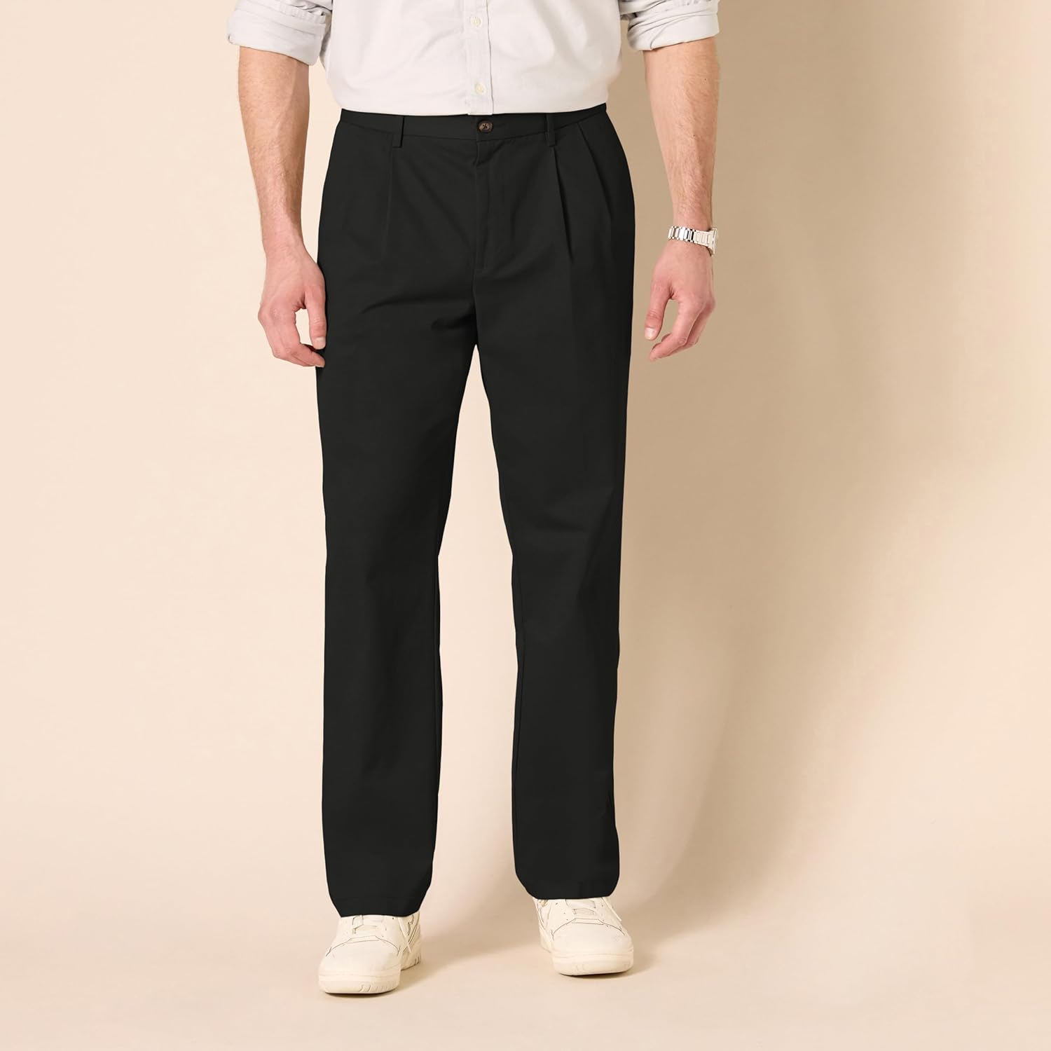 Thumbnail 5 de Amazon Essentials Men’s Classic-Fit Wrinkle-Resistant Pleated Chino Trousers (Big & Tall available)