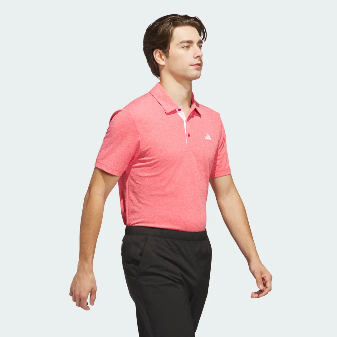 Detalle de Polo Drive Heather de Adidas, rosa – estilo clásico para uso diario