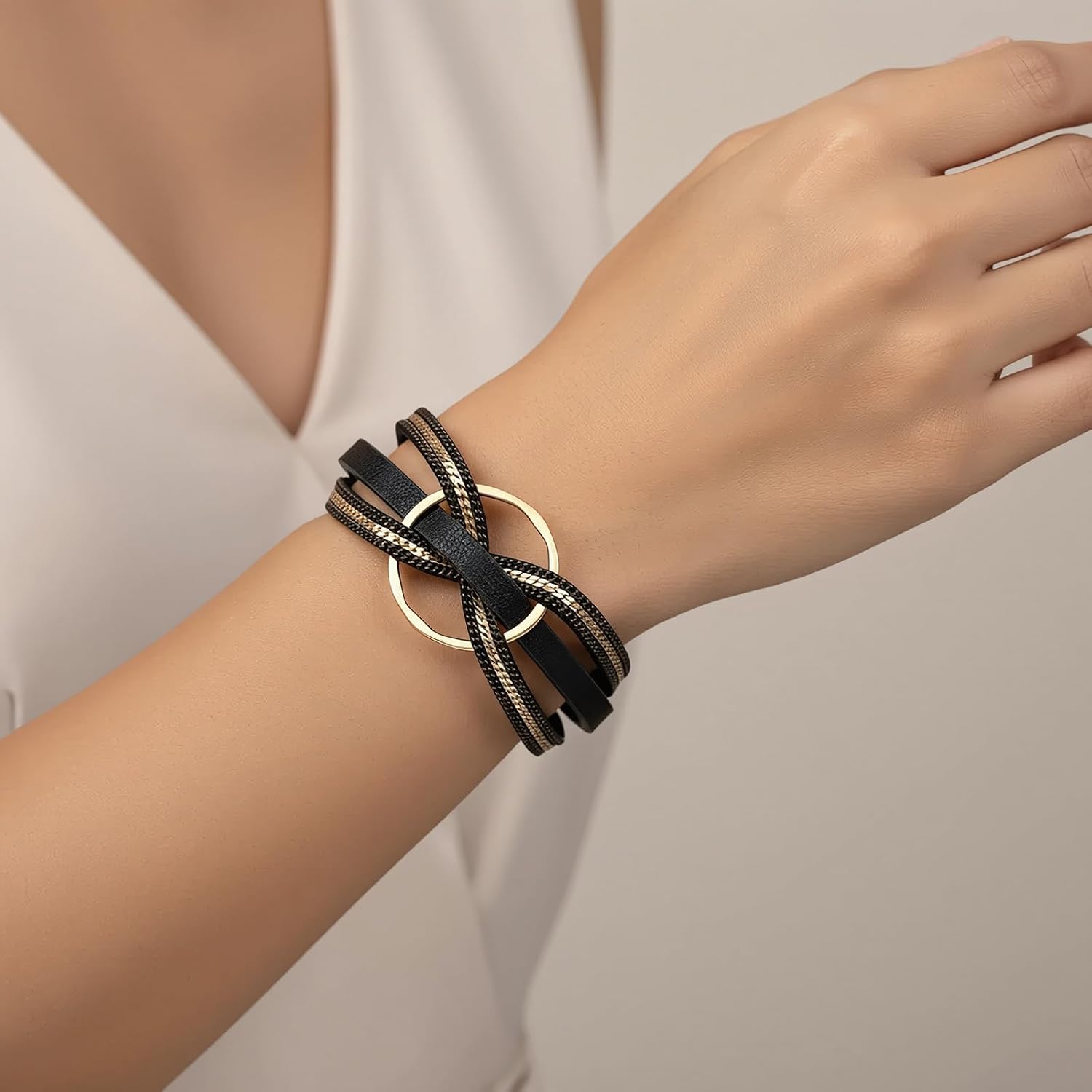 Detalle de Edoneery Leather Wrap Bracelet
