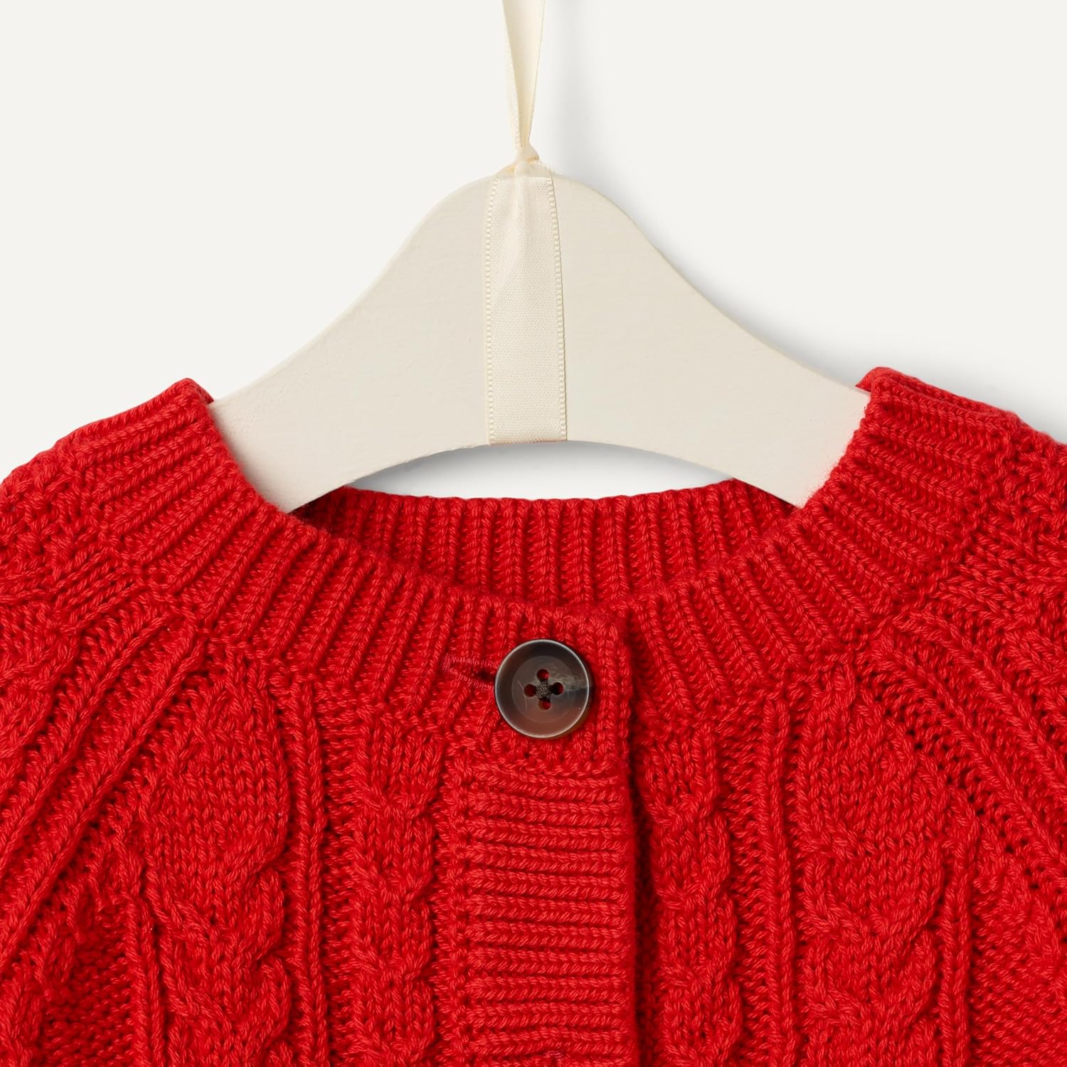Thumbnail 4 de Amazon Essentials x Sofia Grainge Unisex Toddlers & Babies Cable Knit Fisherman Cardigan Sweater