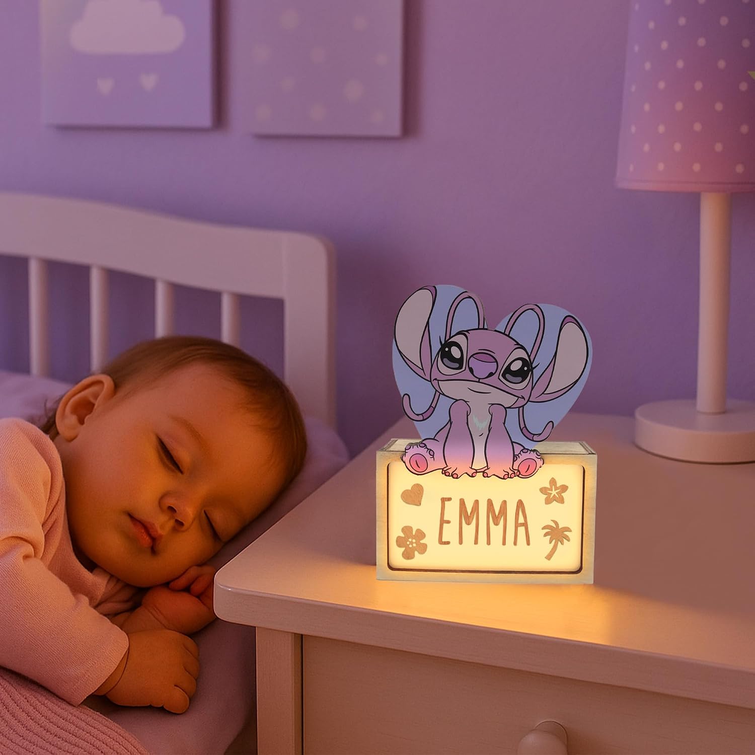 Detalle de WONDEE Offizielle Disney Lilo Stitch personalisierte Lampe – Nachtlicht aus Holz mit Buchstaben-Set