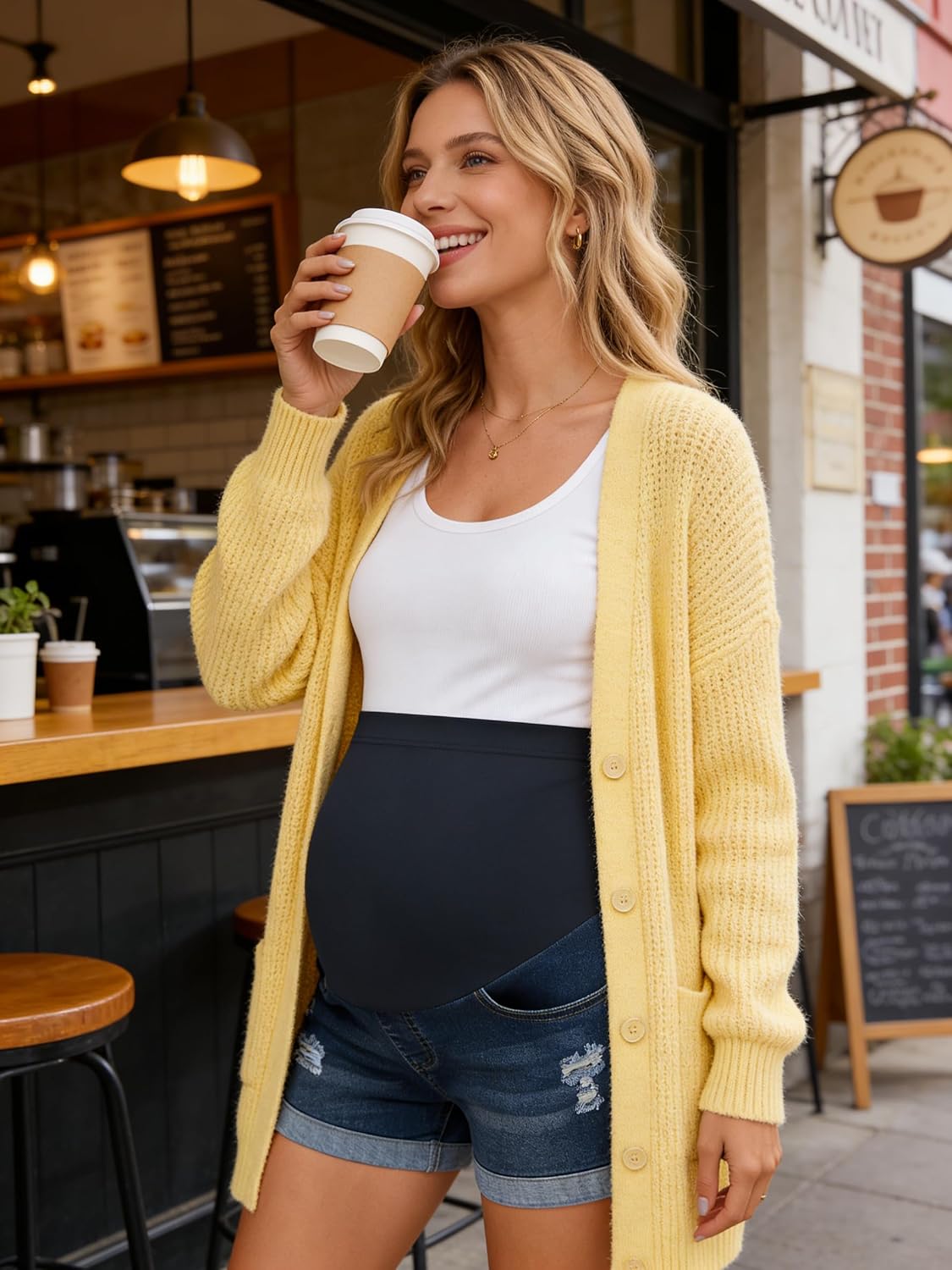 Detalle de PACBREEZE Maternity Jean Shorts, Denim