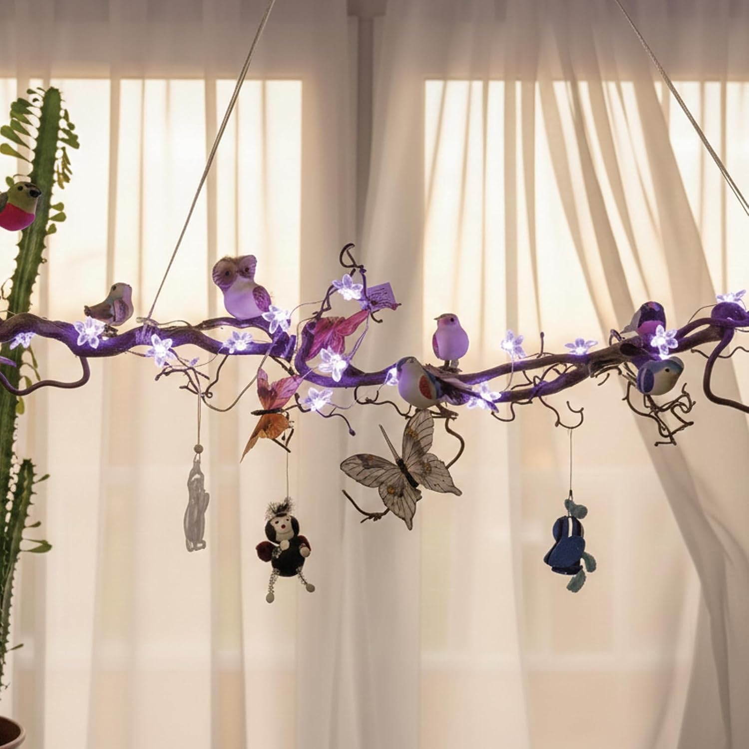Detalle 1 de Afaiup ZY-2AAB-20L LED-lichtsnoer met lila lelies, 2 m en 20 warmwitte leds