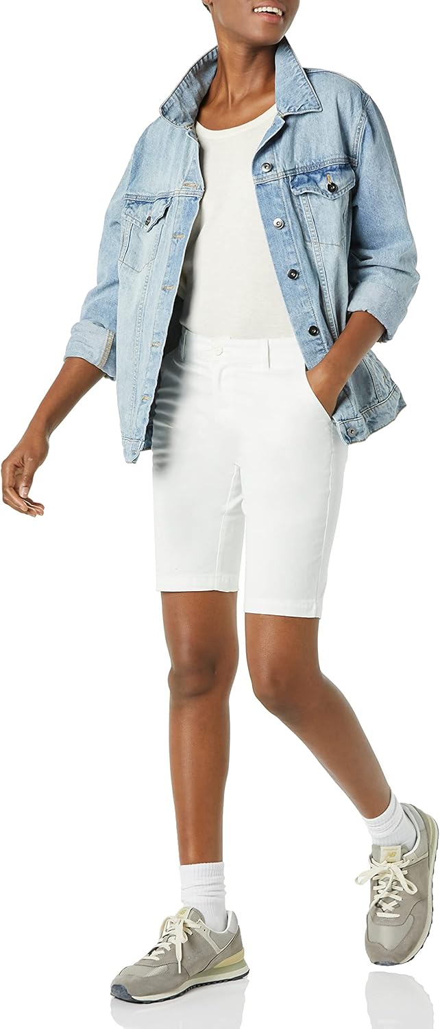 Thumbnail 3 de Amazon Essentials Women's Mid-Rise Slim-Fit 10" Bermuda Chino Shorts
