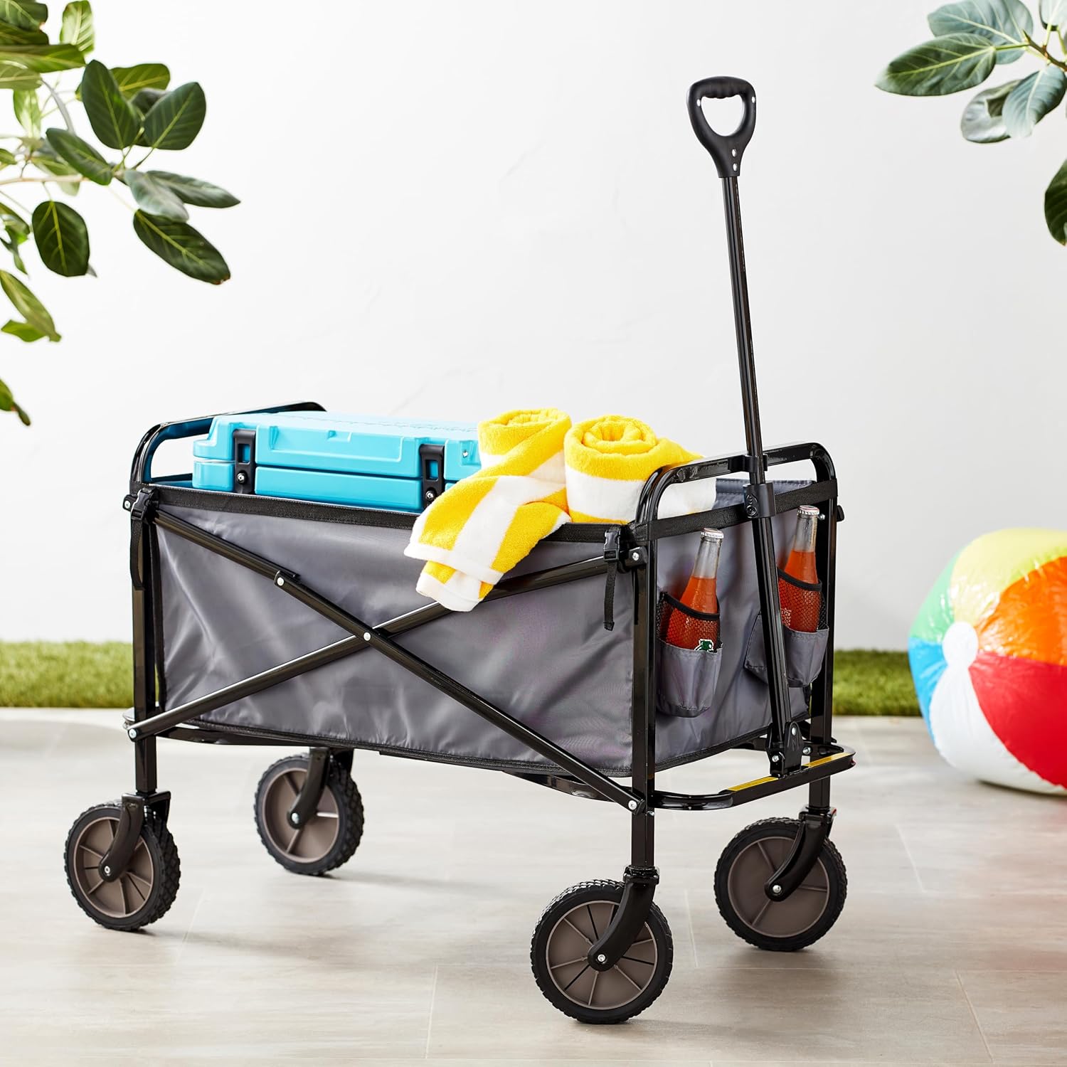 Detalle de Amazon Basics Chariot d’extérieur pliable pour jardinage — 70,1 x 103,89 x 50,8 cm, Gris