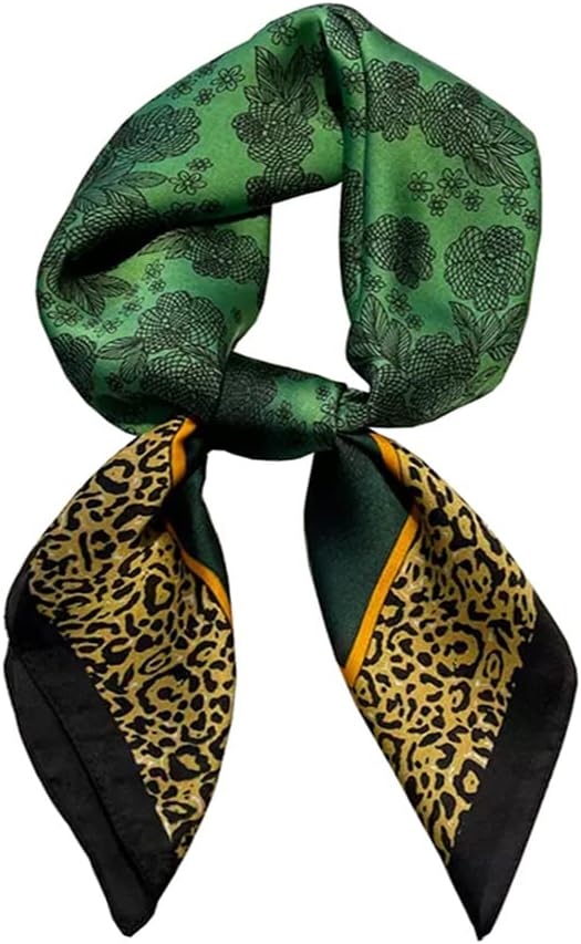 Detalle de JERLA Silk Scarf 26.7-Inch Square