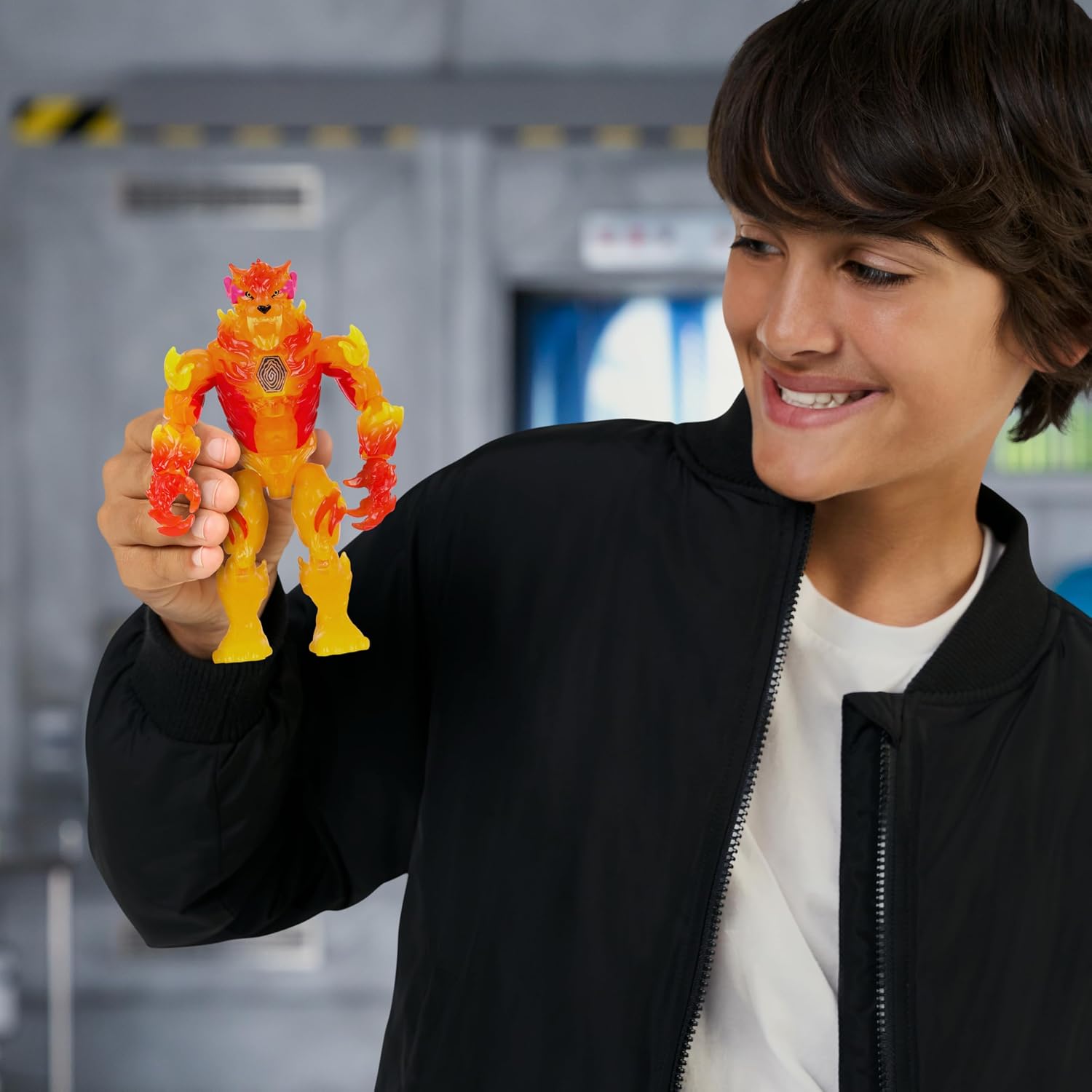 Thumbnail 4 de MrBeast Lab Hyper Fusion Mutators: Fire Panther et ses articulations