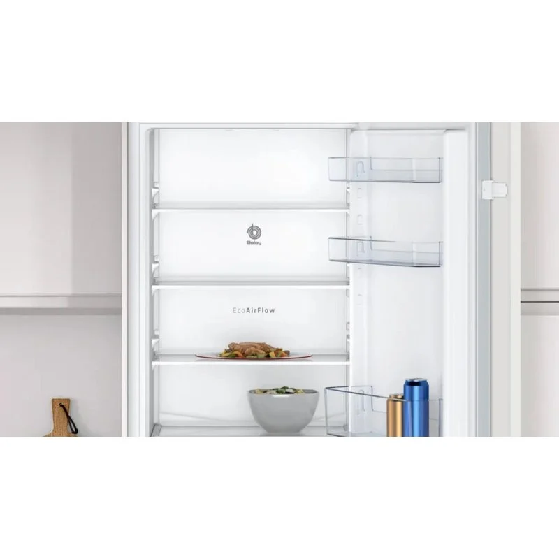 Detalle de Balay Combi Integrable 177 cm NoFrost 260 L: refrigerador con puerta deslizante y EcoAirFlow