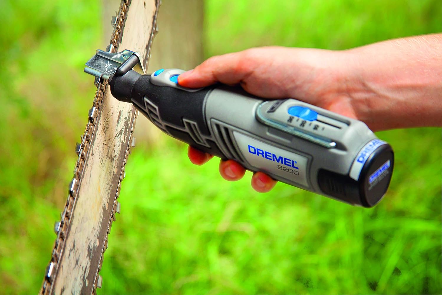 Thumbnail 2 de Dremel 880 12V LI-ION: batteria extra da 2Ah per utensili rotativi 8200 e 8220