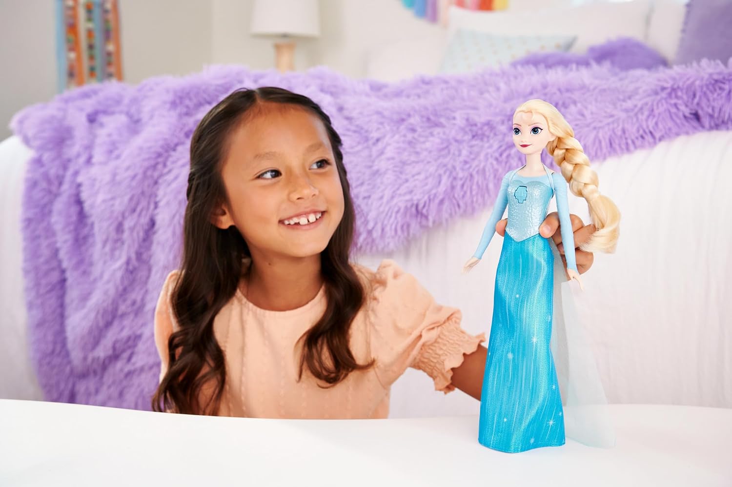 Detalle 2 de Mattel Singende Elsa-Modepuppe 30 Sekunden