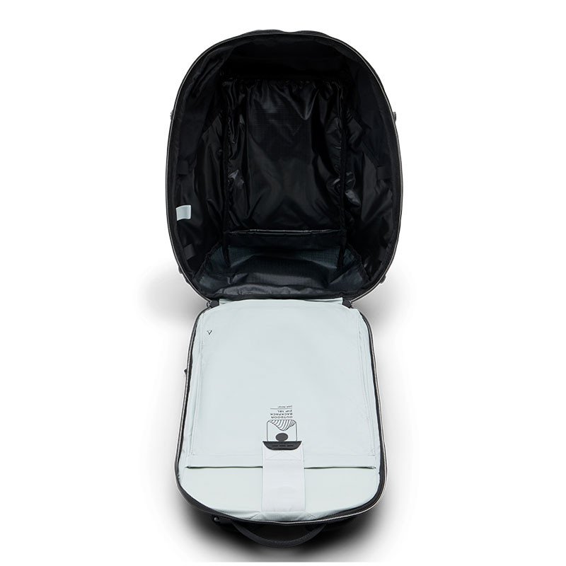 Detalle de Peak Design Outdoor 18L con cremallera - Negro (BABPZ-18-BK-1)