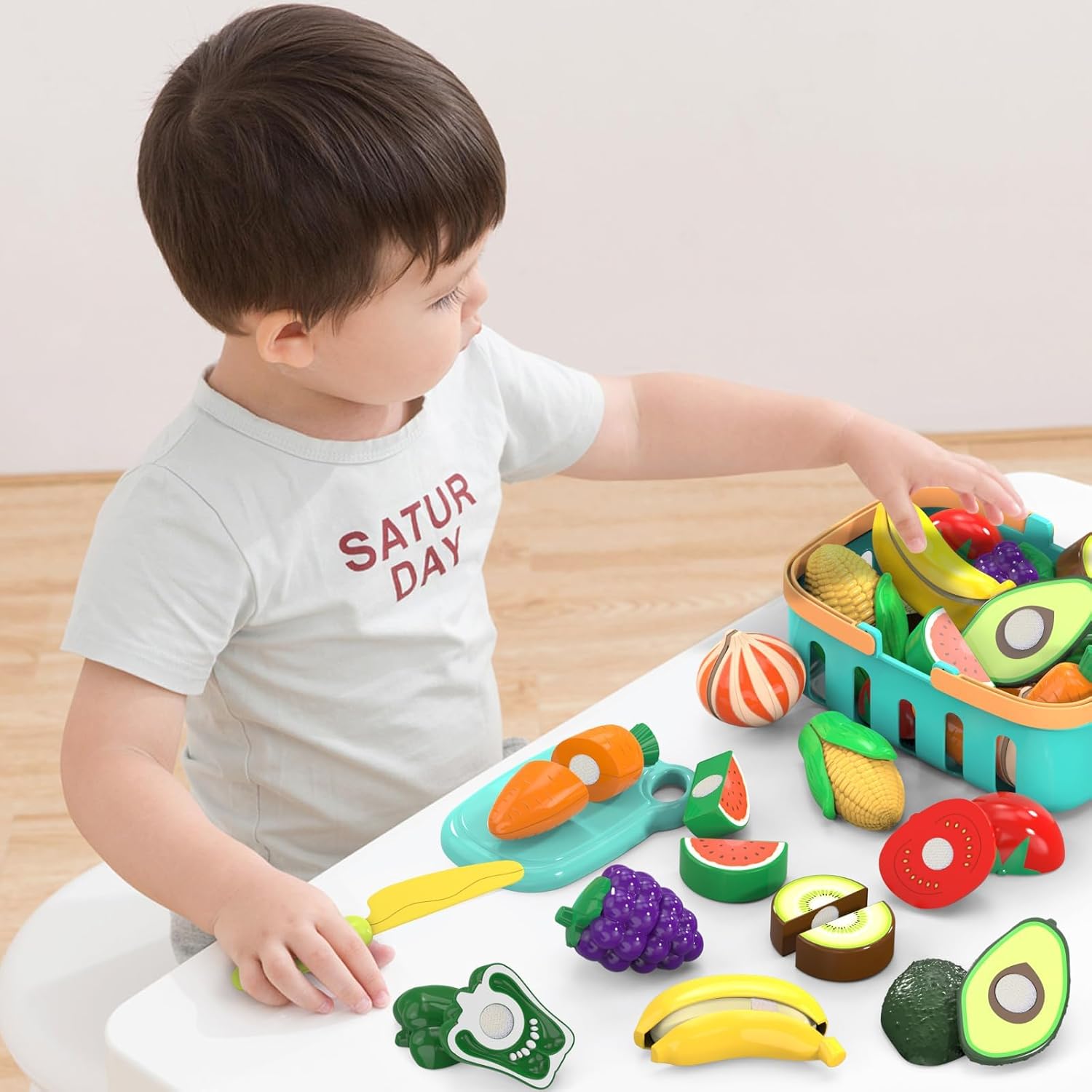 Detalle de Cutting Play Food Toys for Kids — 28-Piece Pretend Kitchen Set with Basket, Board, and Plastic Knife