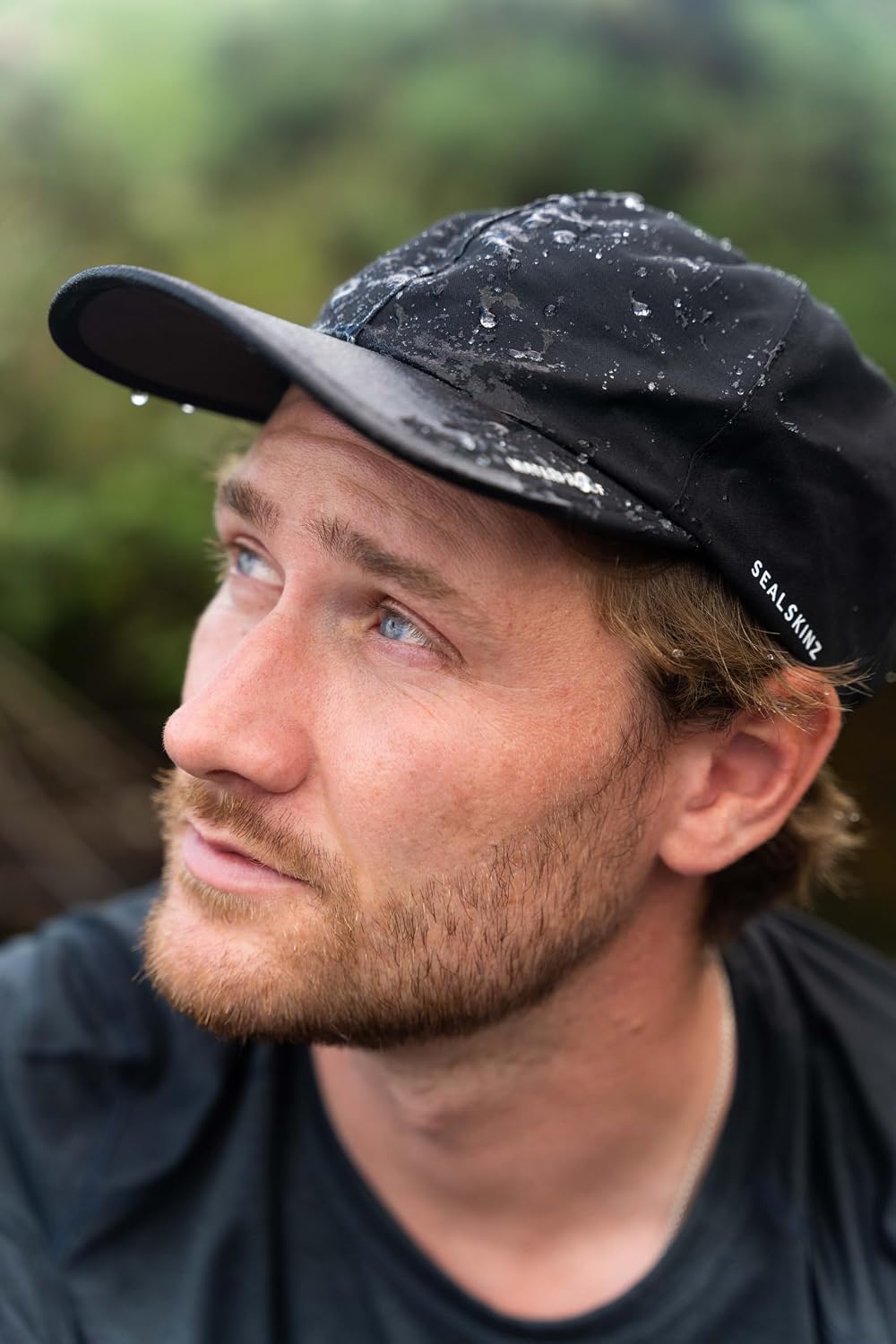 Detalle 1 de SEALSKINZ Langham waterproof running cap