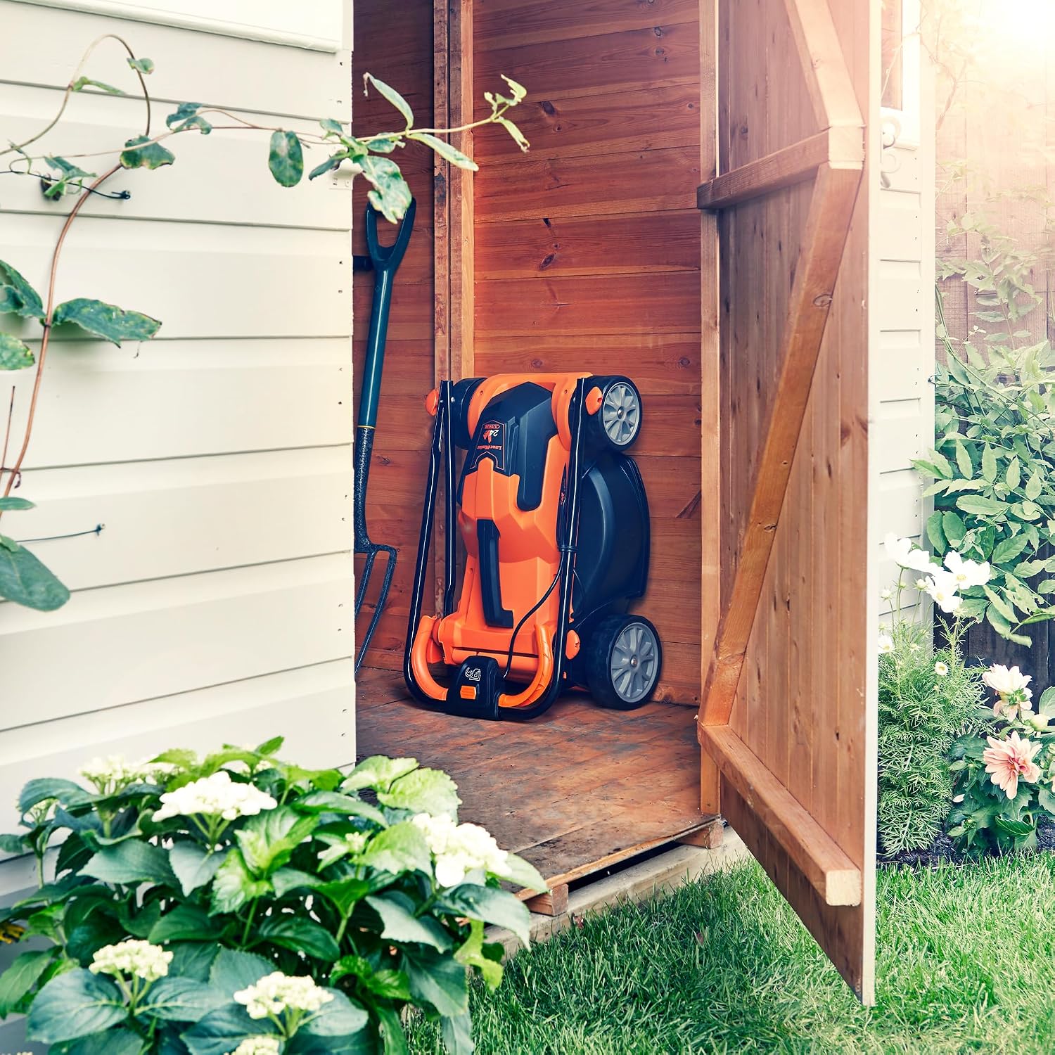 Thumbnail 6 de LawnMaster MX 24V 34cm Cordless Lawnmower with 4.0Ah Battery, Fast Charger and Rear Roller
