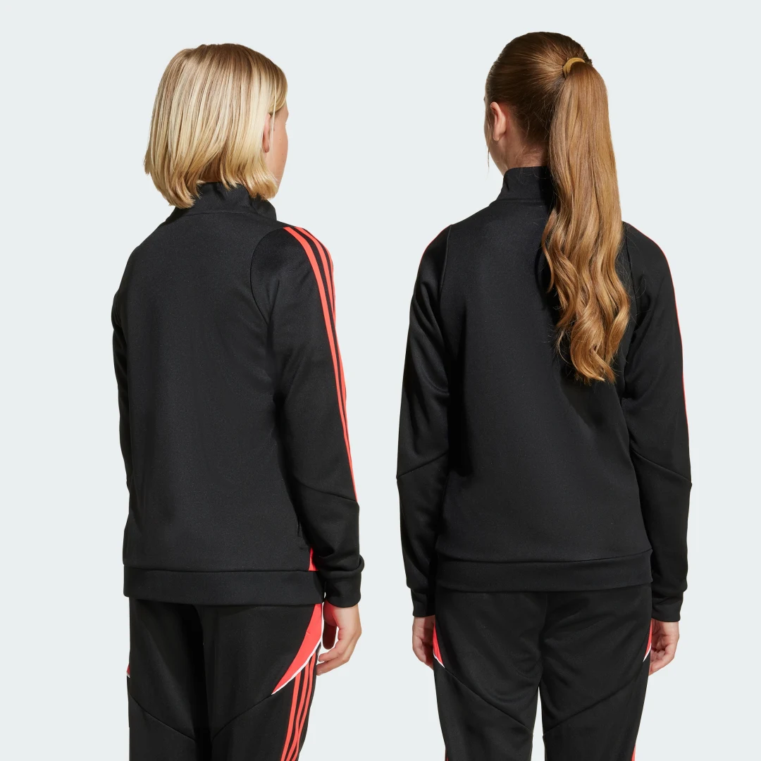 Detalle 2 de Chaqueta Messi de Adidas: estilo y rendimiento en negro