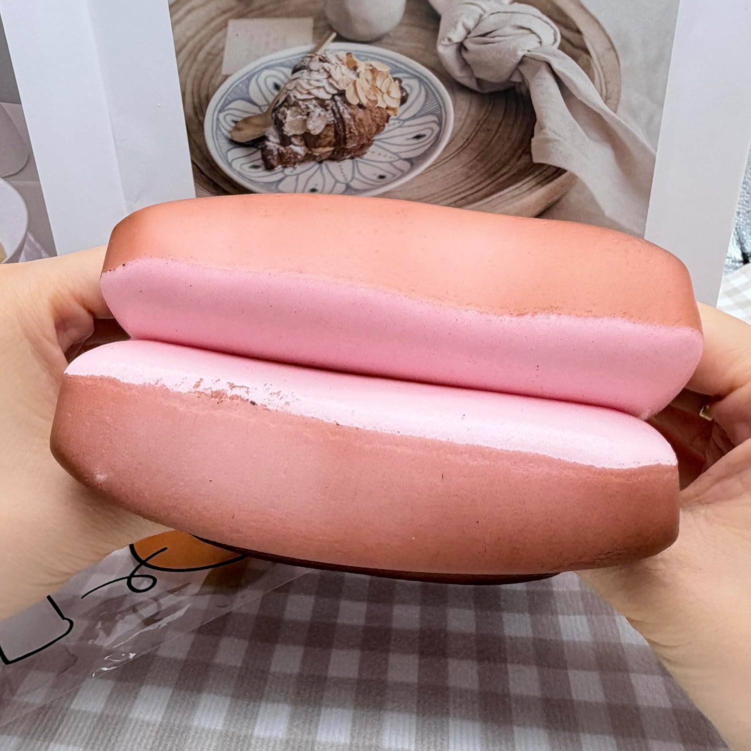 Thumbnail 4 de Bread Butter Squishy: Slow Rising Stress Relief Toy in Pink