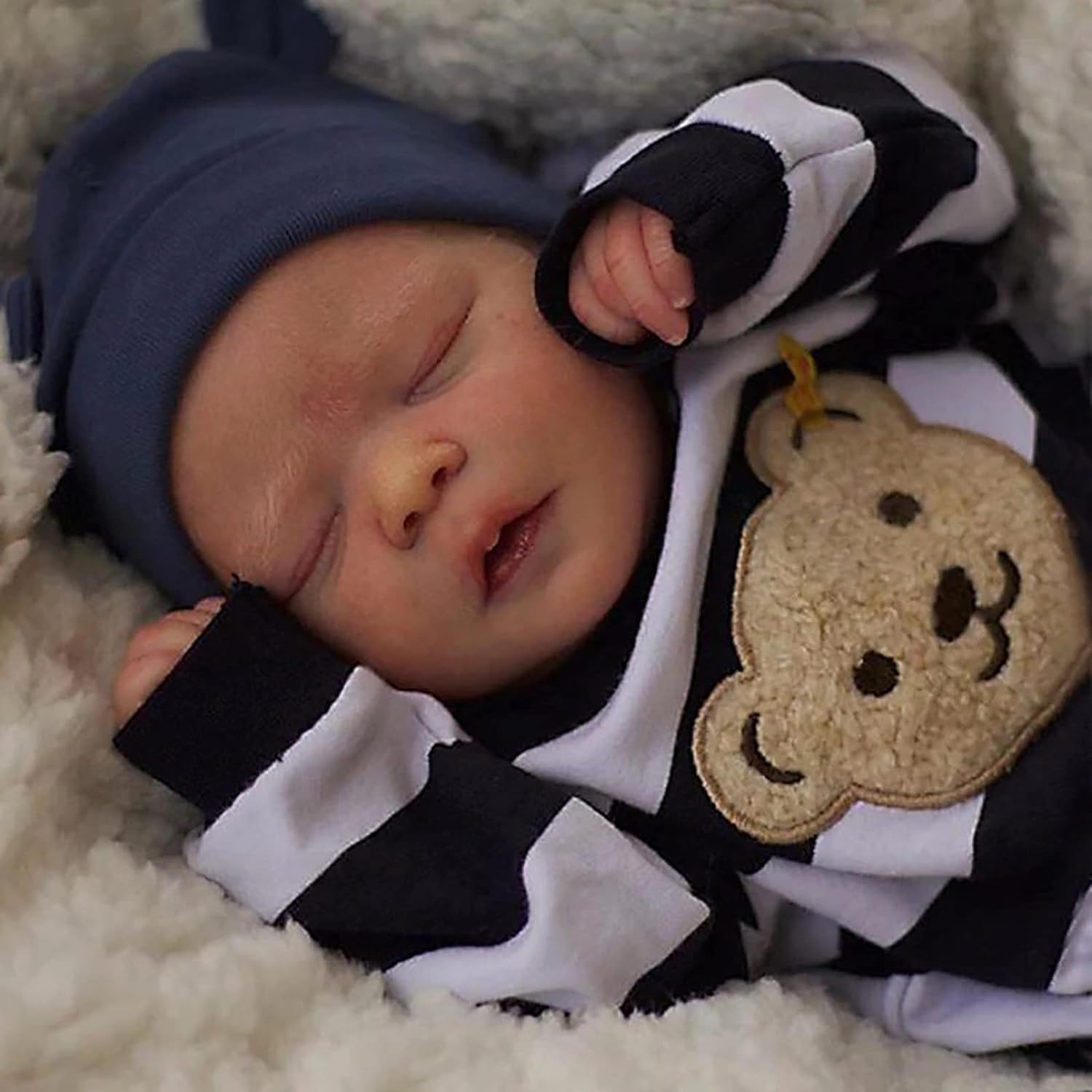Detalle 2 de Reborn Baby GS411 realistische babypop van zachte siliconen met haar