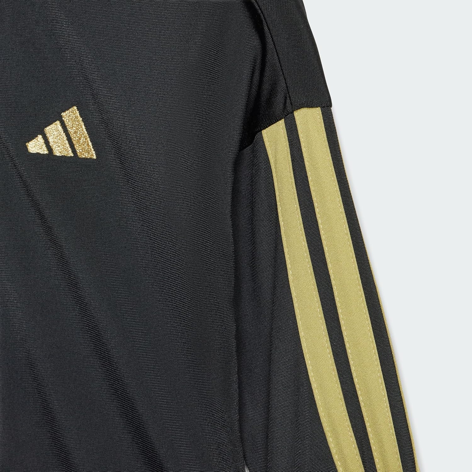 Detalle de adidas Essentials CLIMACOOL Kids Track Suit
