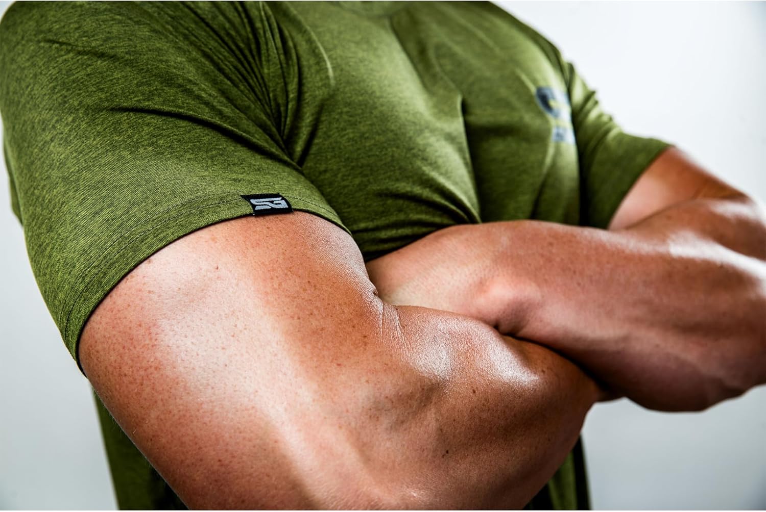Detalle 2 de Satire Gym Shirt Herren – Kurzarm, atmungsaktives Funktionsshirt für Crossfit, MMA und Laufen