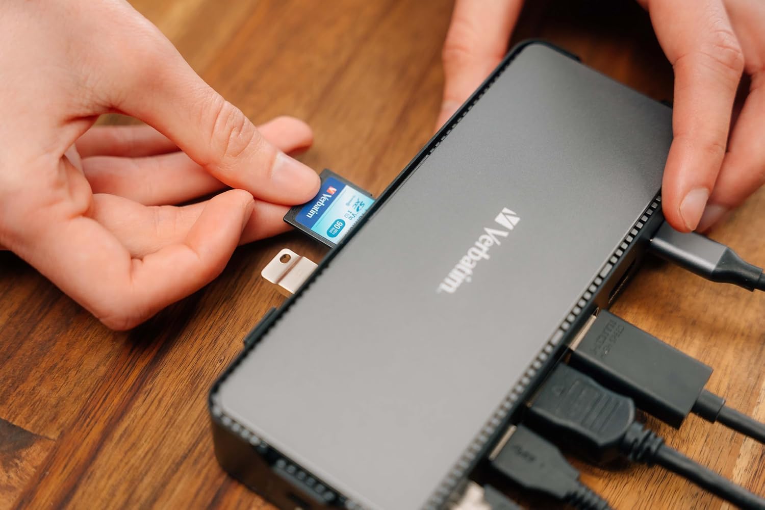 Detalle 2 de Verbatim 32171 stacja dokująca USB-C Pro 15 w 1, PD 80 W, HDMI 8K