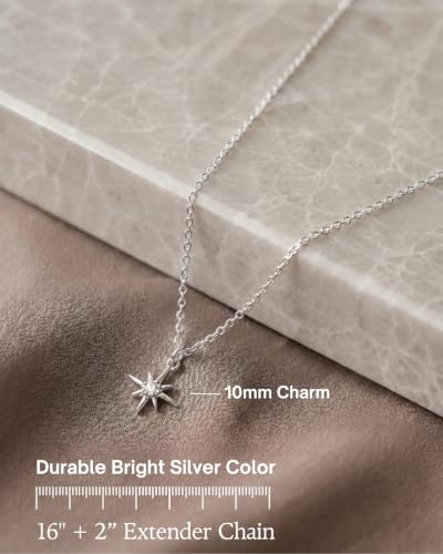 Detalle de Annika Bella North Star Necklace with Cubic Zirconia Pendant