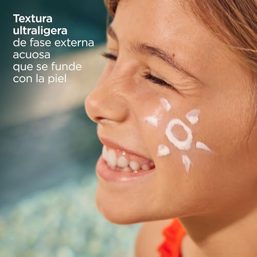 Detalle 1 de ISDIN Fusion Water MAGIC Pediatrics SPF 50 50 ml