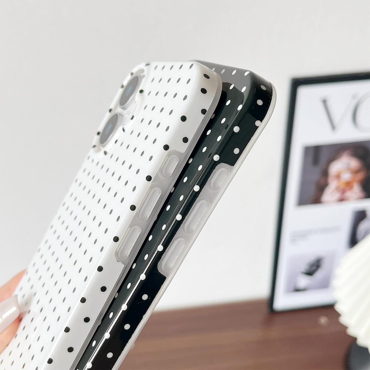 Detalle 2 de Yeddabox iPhone 16 Phone Case