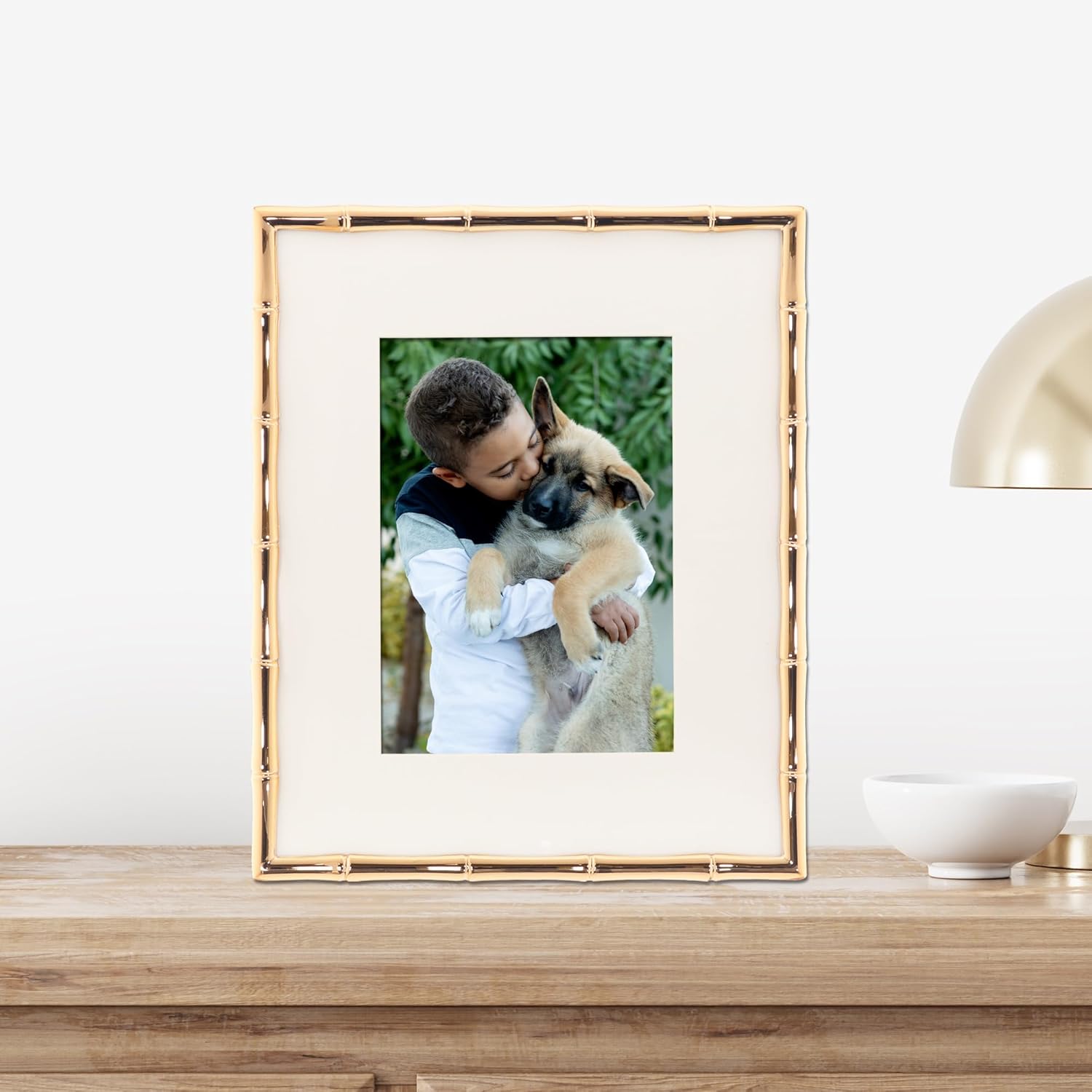Detalle de Lawrence Frames Bamboo Design Metal Frame, 8x10 with 5x7 Mat (Gold)