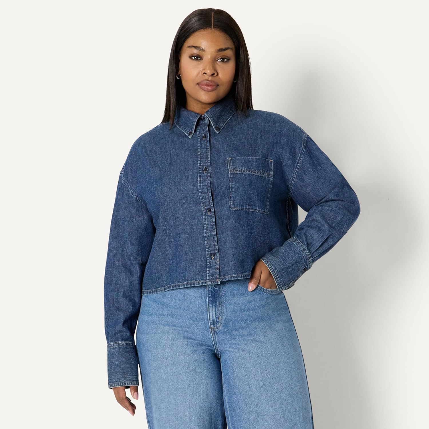 Thumbnail 5 de Jeanshemd mit Knöpfen für Damen (oversized, kurz geschnitten) – Amazon Essentials Modernes Damenhemd