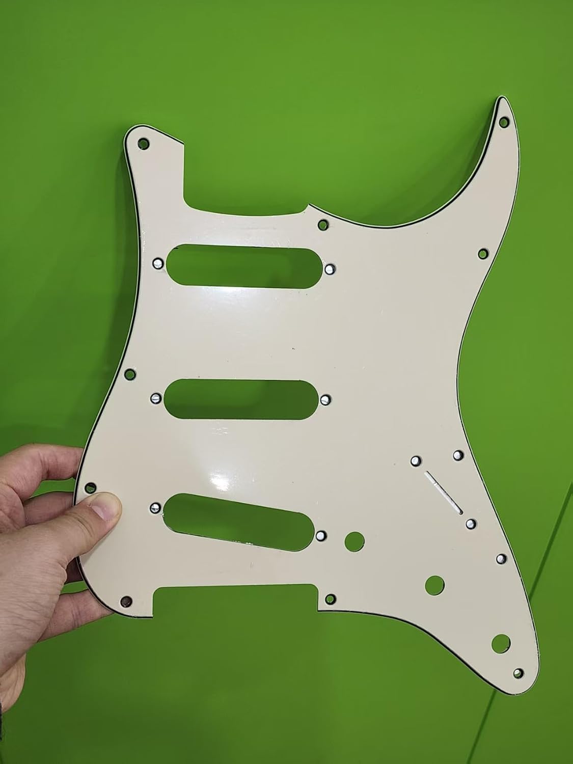 Detalle 2 de VizEx Zevo VZ-001-Cream3Ply Stratocaster SSS Pickguard, 11-Hole