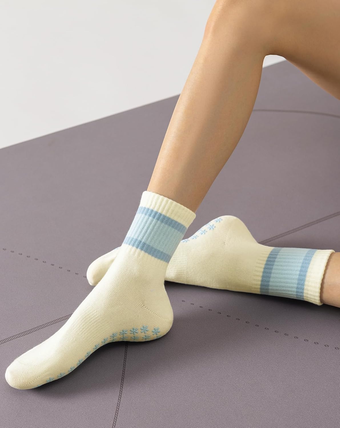 Thumbnail 4 de Yawlsow Pilates Grip Socks for Women – Grippy Non-Skid Crew Yoga & Barre Sticky Socks