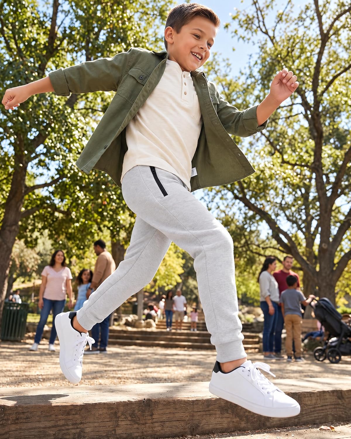 Detalle 2 de Boys Fleece Joggers 3-Pack