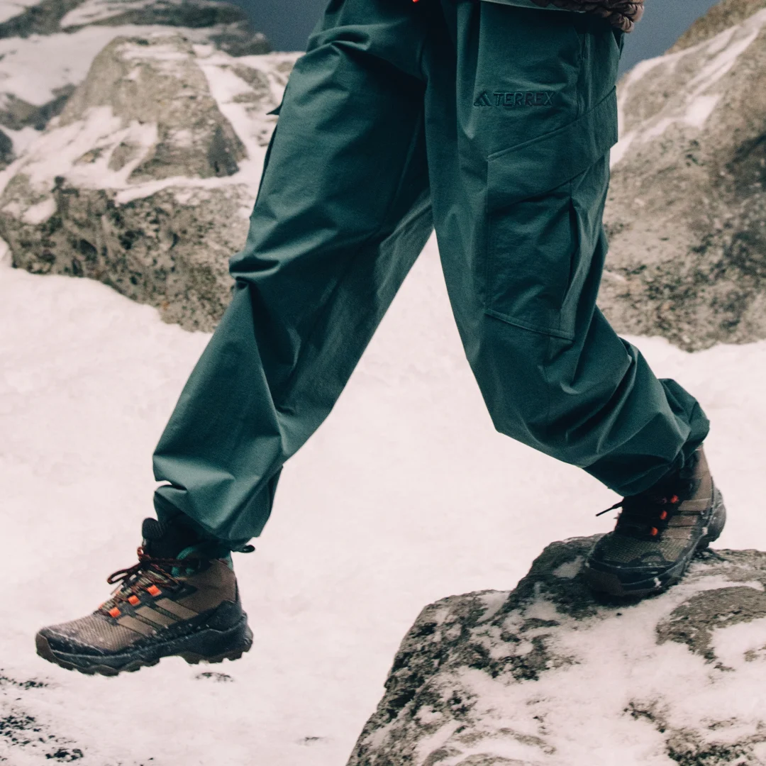 Detalle 2 de Bota de senderismo Terrex Skychaser AX5 Mid GORE-TEX CLIMAWARM+ de Adidas