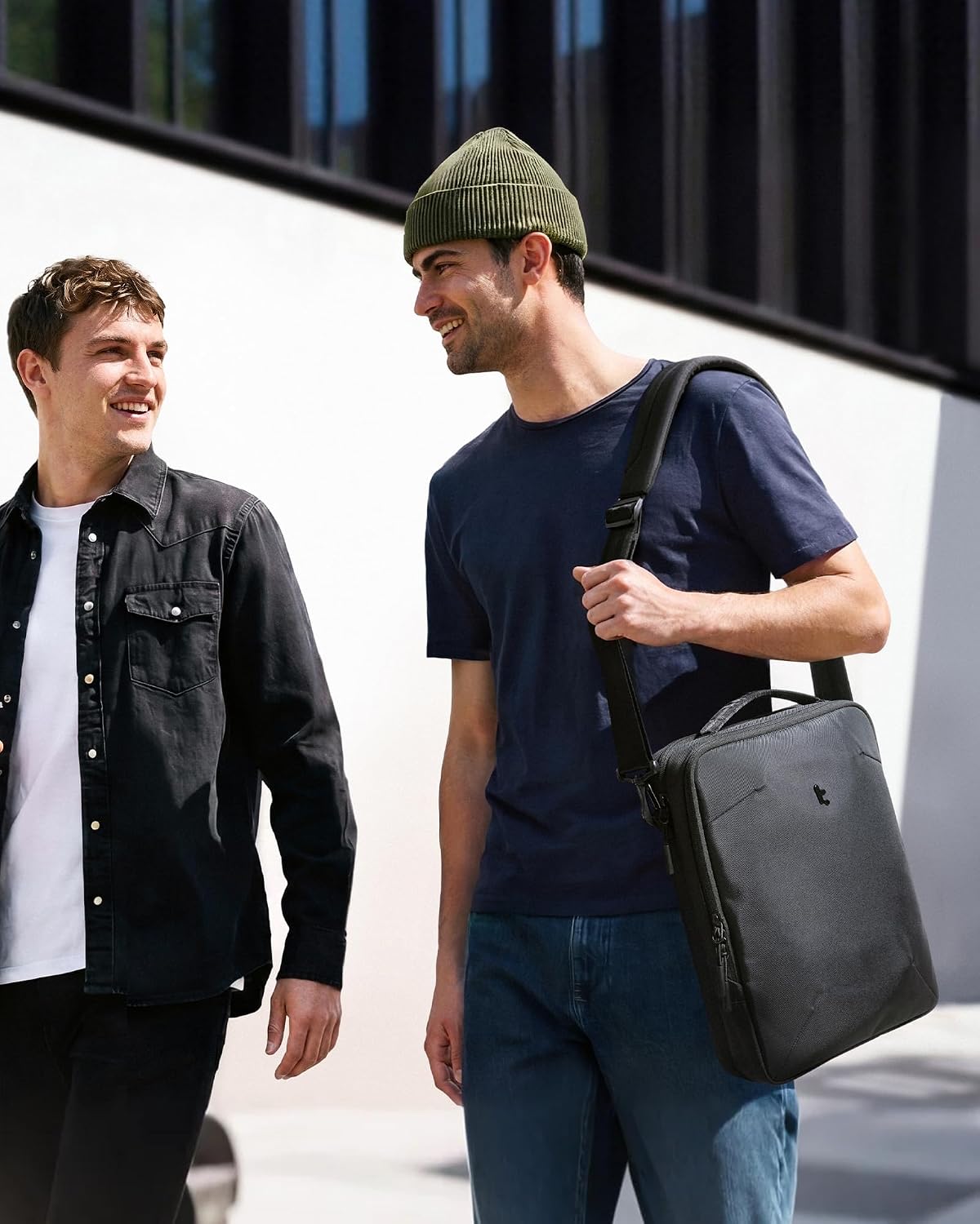 Detalle de tomtoc Borsa per computer portatile A04: custodia resistente e versatile per notebook