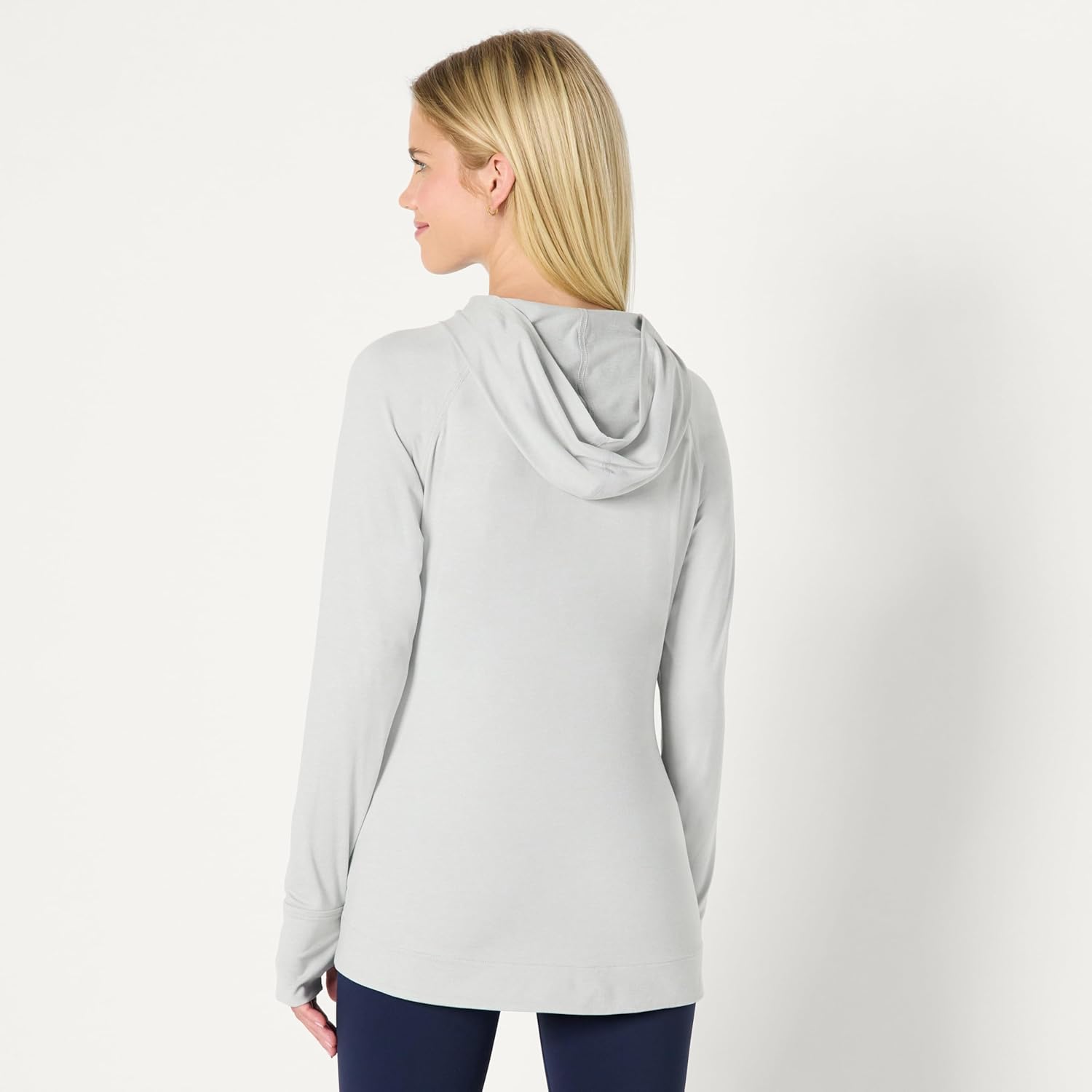 Detalle de Amazon Essentials Women's Athletic Soft Performance Lightweight Long Sleeve Pullover Hoodie