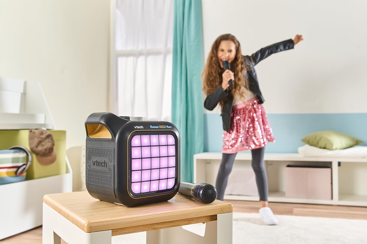 Thumbnail 6 de VTech Karaoke Light Party portable Bluetooth karaoke machine with 2 wireless microphones and light show